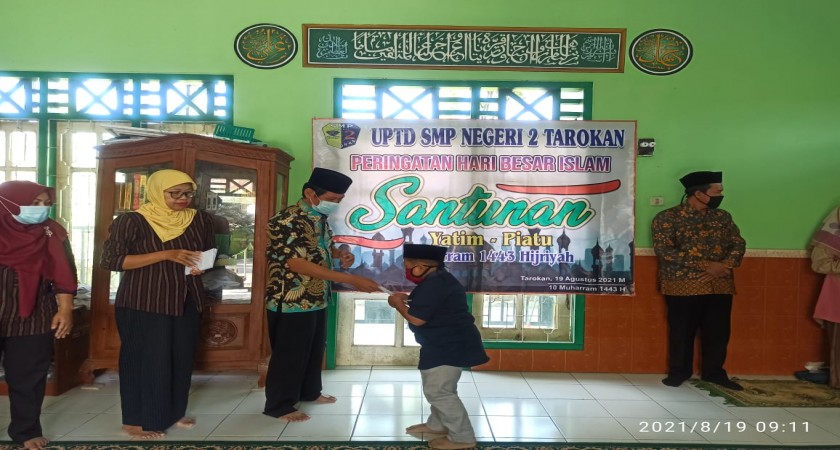 KEGIATAN SANTUNAN ANAK YATIM SMPN 2 TAROKAN